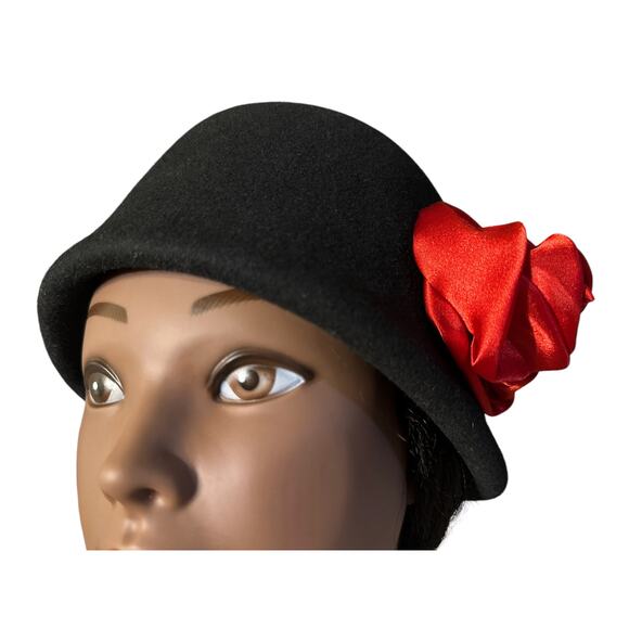 San Diego Black Wool Cloche hat with red rose